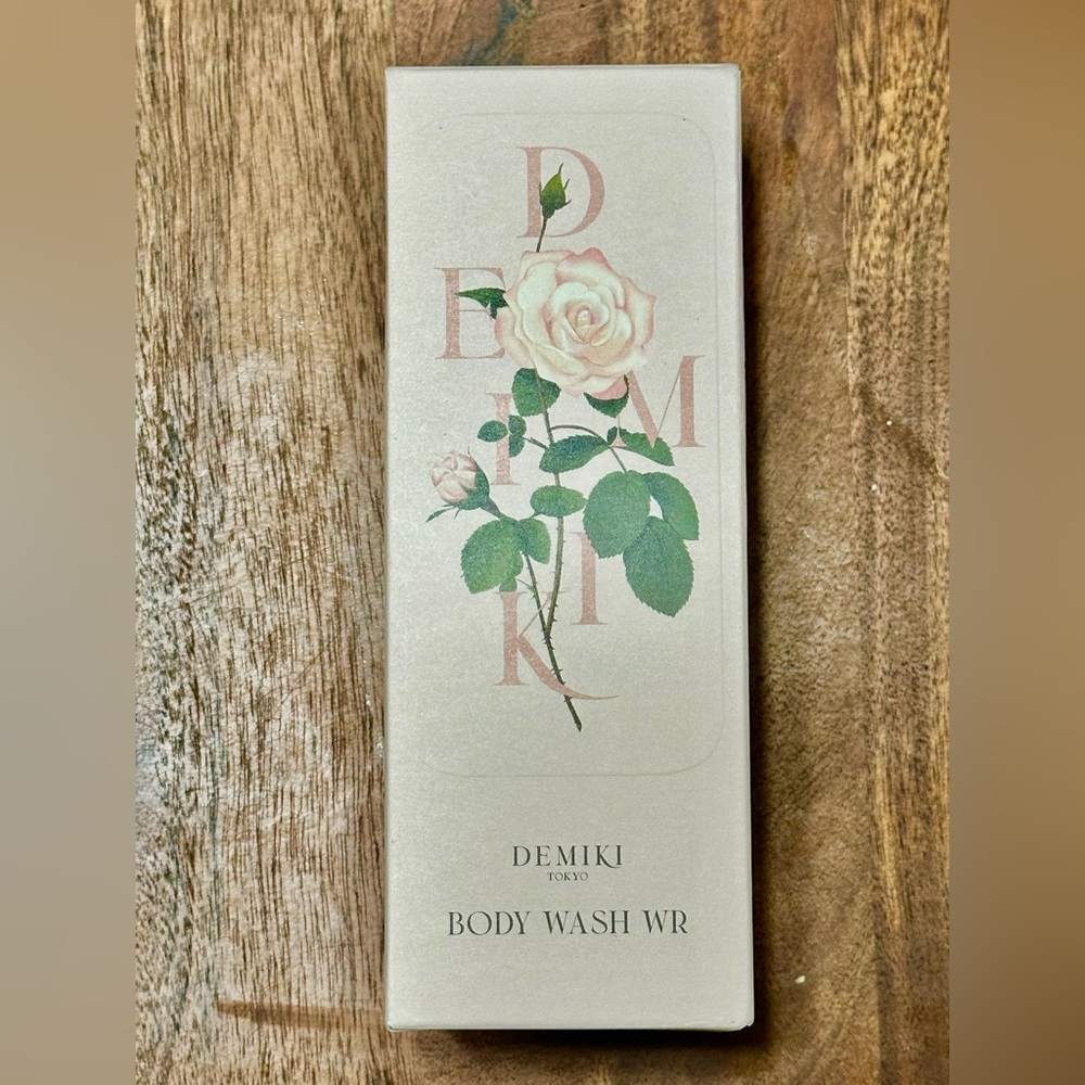 DEMIKI Body Wash (White Rose) set /2 NIB